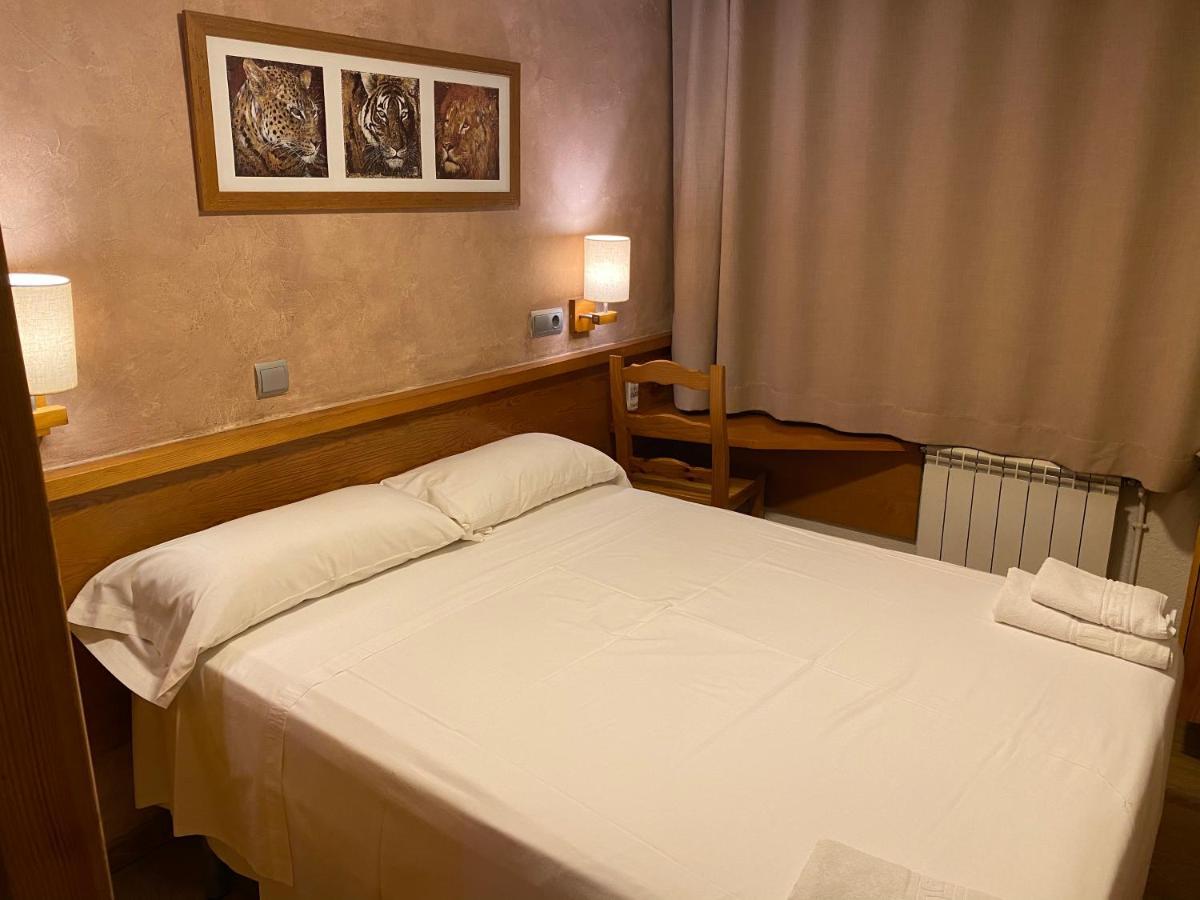Hostal Galicia การ์เดเดว ภายนอก รูปภาพ