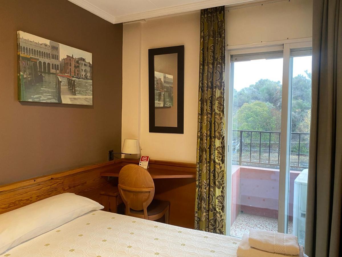 Hostal Galicia การ์เดเดว ภายนอก รูปภาพ