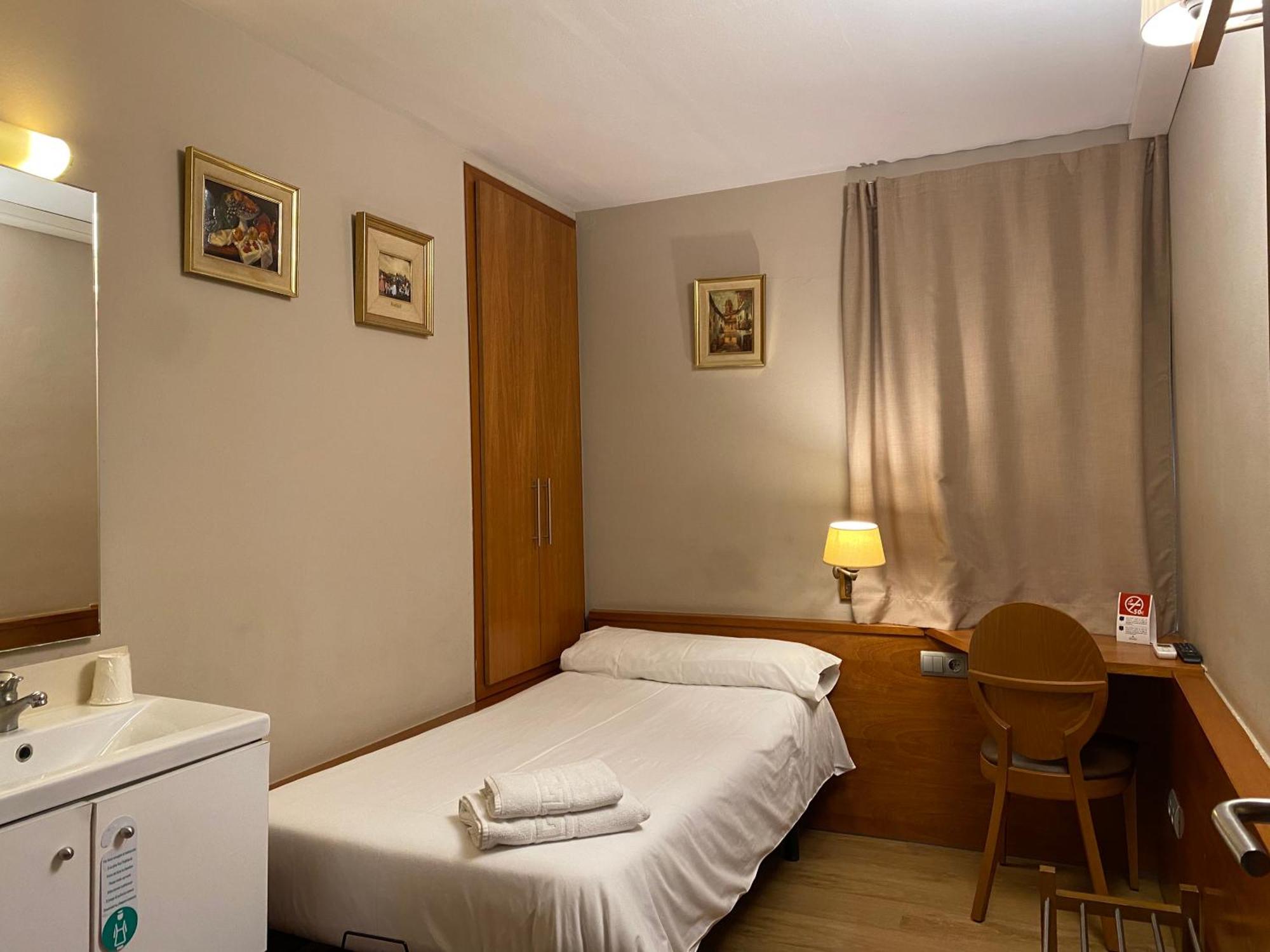Hostal Galicia การ์เดเดว ภายนอก รูปภาพ